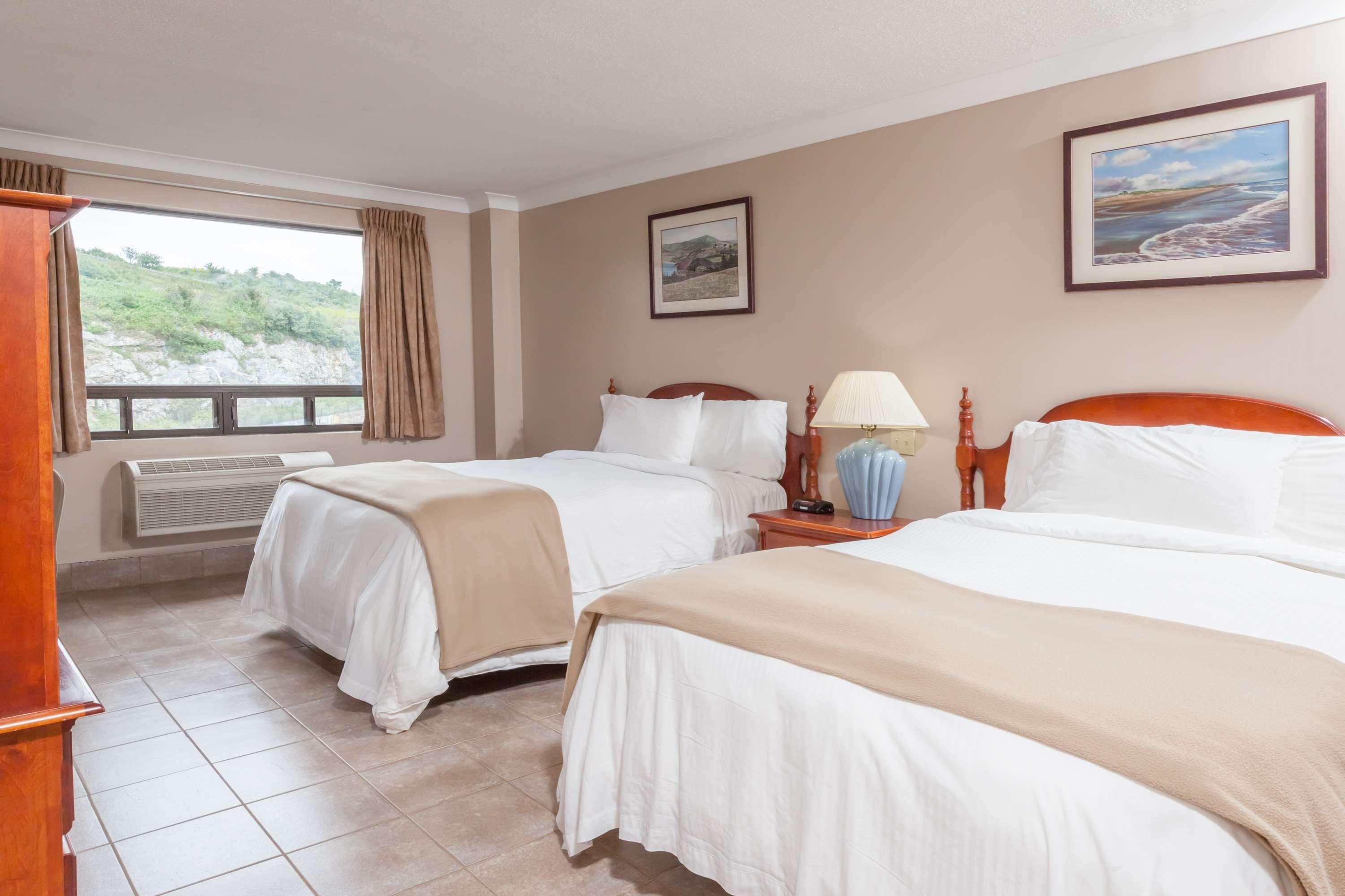 Hotel Crowne Plaza Harbour View By Ihg 4*