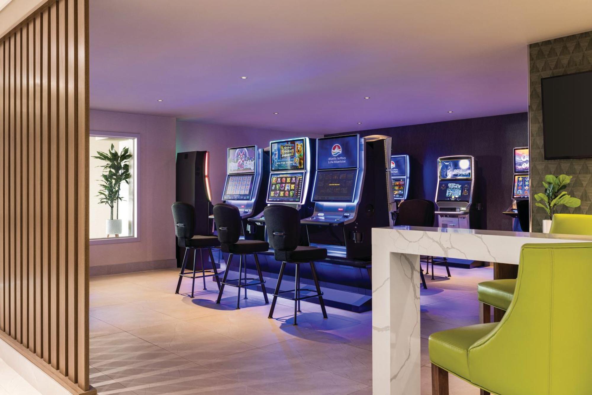 Hotel Crowne Plaza Harbour View By Ihg 4*