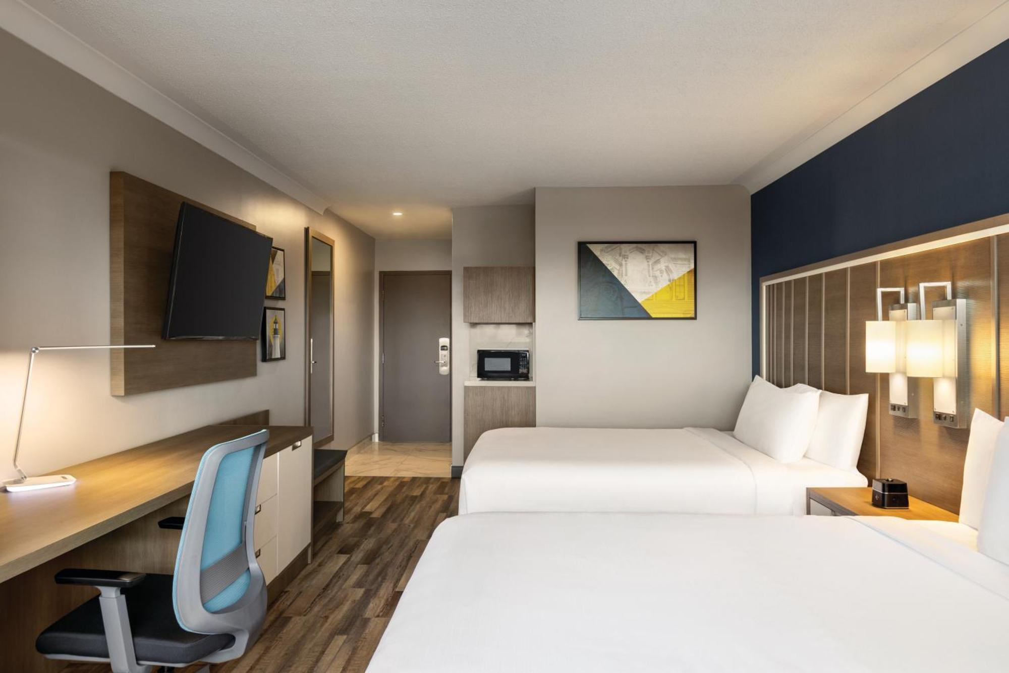 Crowne Plaza Harbour View By Ihg Hotel 4*